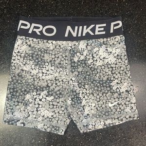 Youth Nike Pros